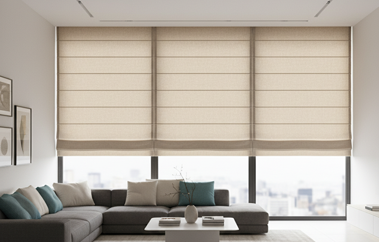 Специалист компании Мир Карнизов